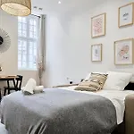 Apartment Le Champenois - Cocon Centre-ville & Jeux Troyes